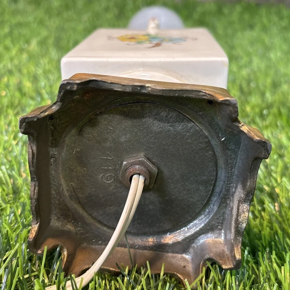 Vintage WWII-Era Ceramic Boudoir Lamp Mold 449 – Floral – Brass Base – Working‎